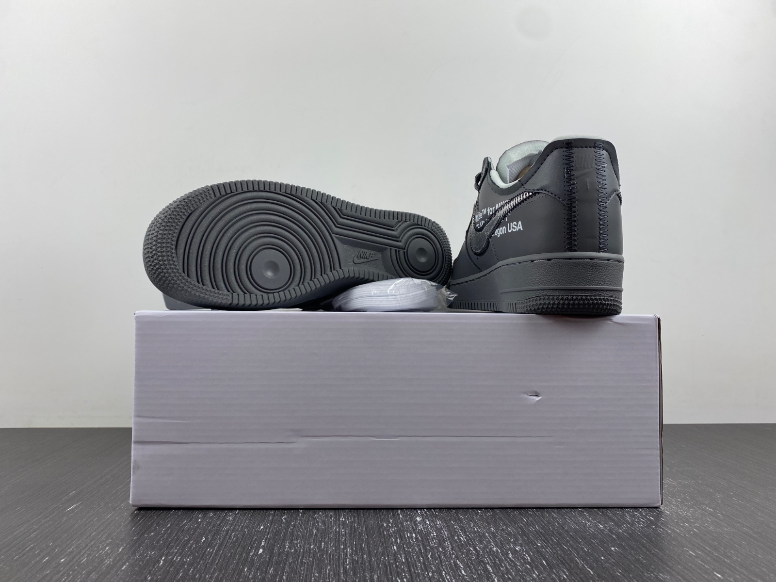Off-White™ x Nike Air Force 1 DX1419-500