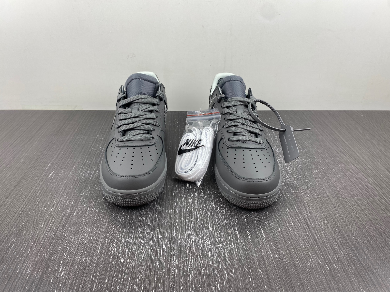 Off-White™ x Nike Air Force 1 DX1419-500