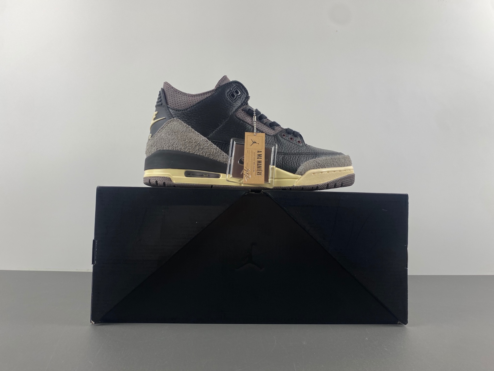 A Ma Manière x Air Jordan 3 FZ4811-001