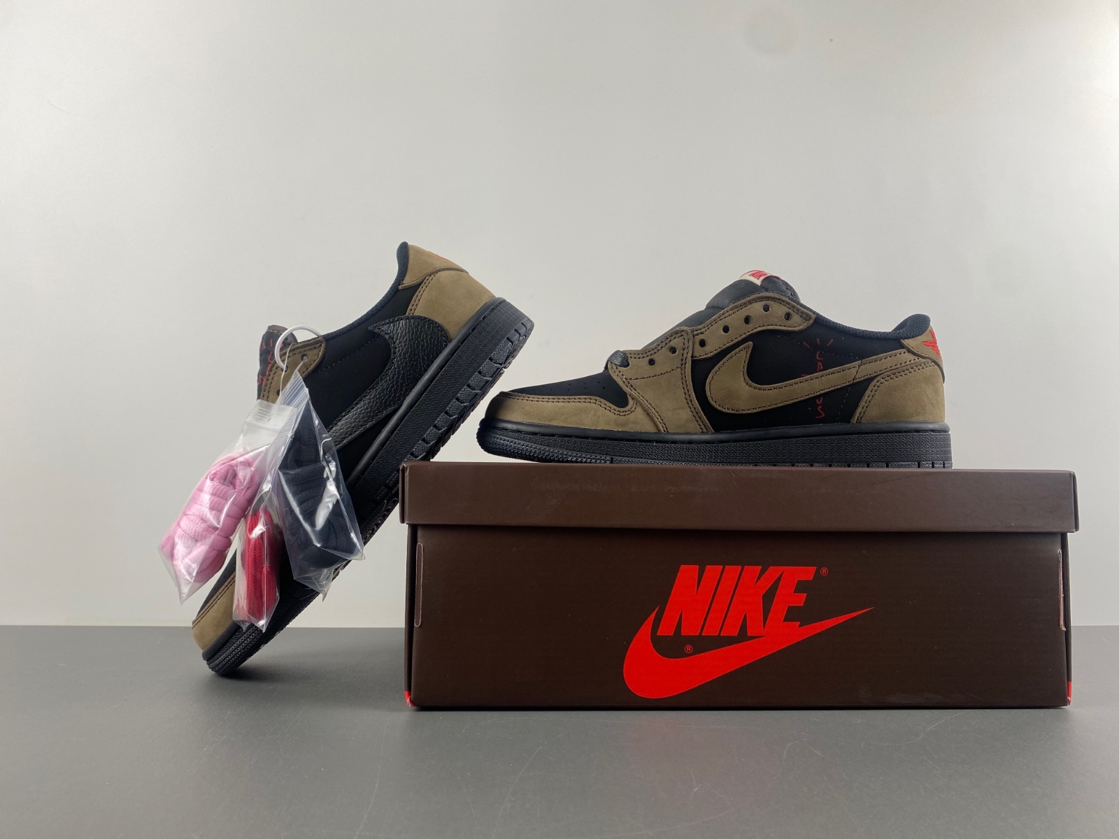 Travis Scott x Air Jordan 1 Low OG “Velvet Brown” DM7866-202